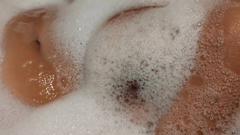 Emma_Alex: Gadis kulit kecokelatan amatir pamer toket dan memek aduhainya di...