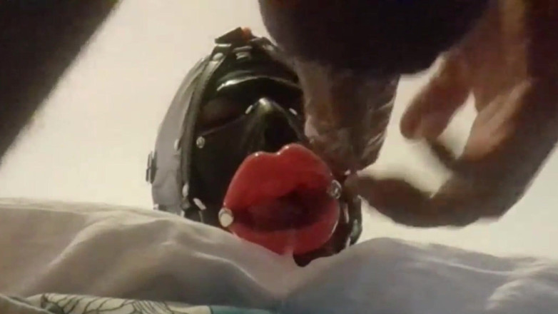 LauraOnHeels: MILF (má mì quyến rũ) với nhẫn bịt miệng giả môi...