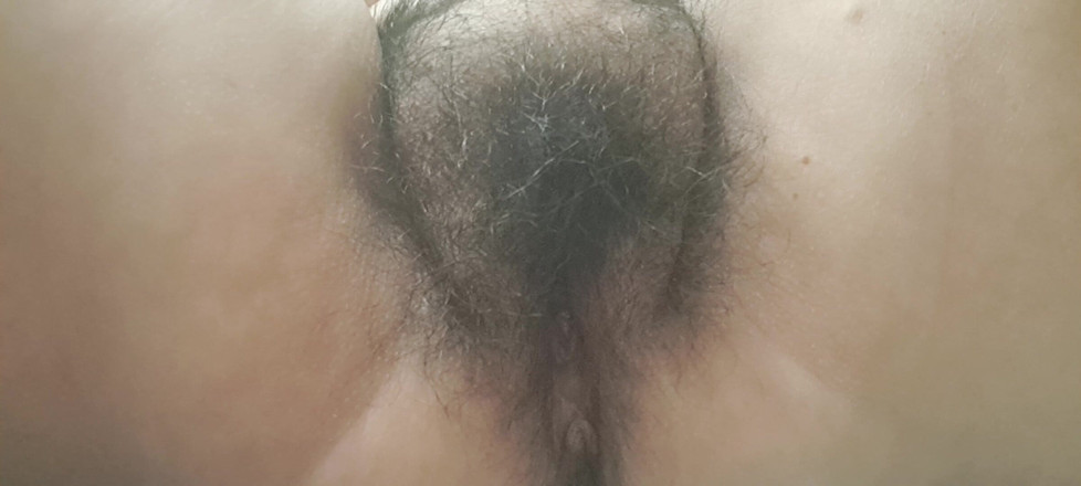 Mommy big hairy pussy: Kakiku kaki aduhaiku sampai crot di dalam