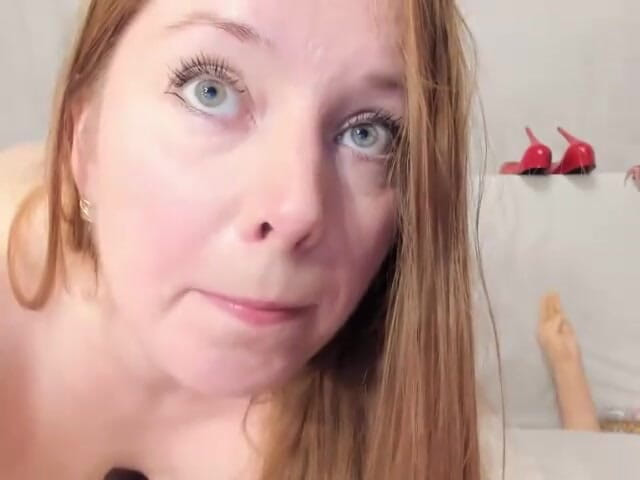 Naughty Slave: BDSM show s hlubokým kouřením, dirtytalk, výprask, velké dildo v...