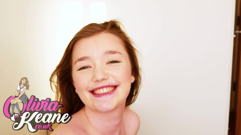 Olivia Keane: 18 yaşındaki Olivia erkeklerle dolu bir odayı emiyor