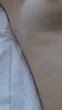 POV: Liten klättring på jätte naken kropp