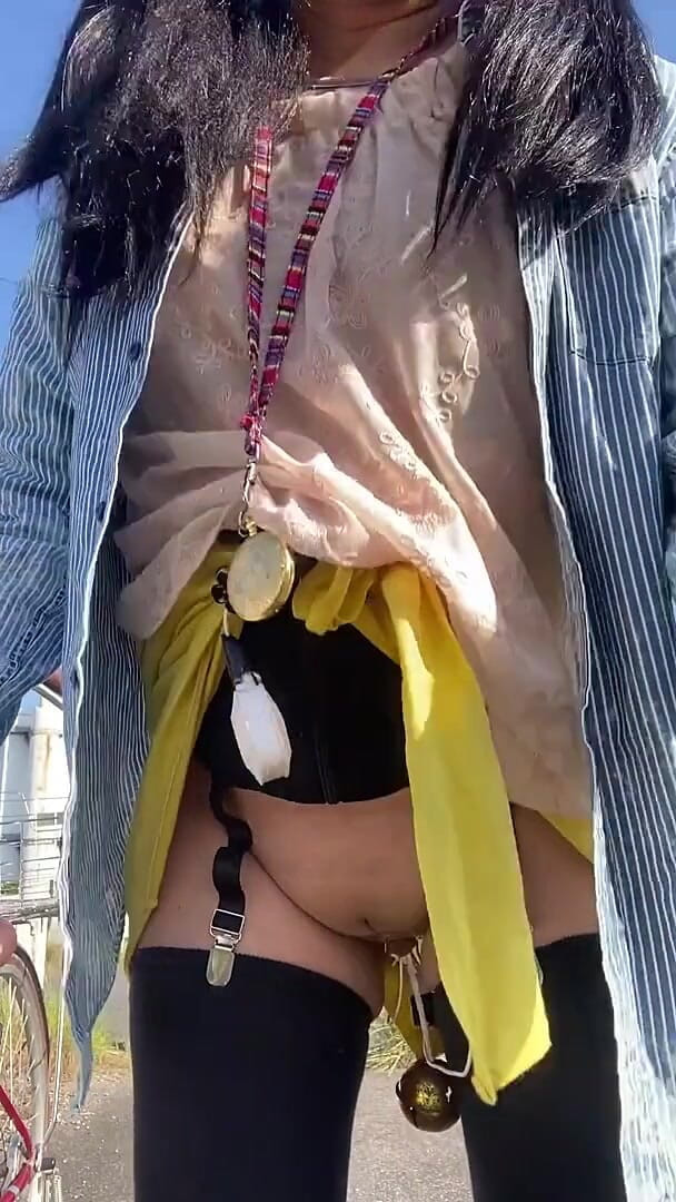 No. 220 Setting a Vibrator in My Pussy During a Morning Bike Ride (Megmin2002)