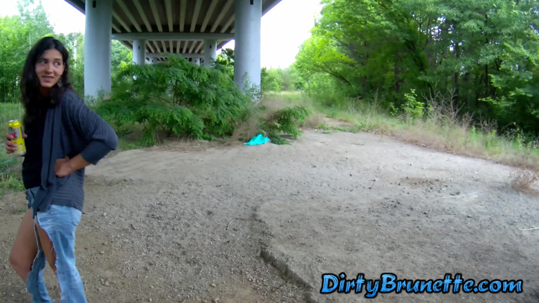 Dirty Brunette: เมียหีโทรมอมควยสองควยใต้สะพาน บลูแบงค์ร้อนแรง