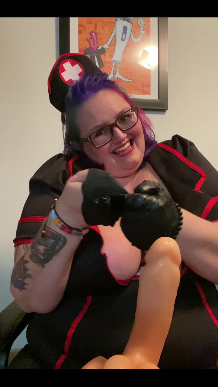 Sara Star: Nurse Sara Wants to Fix What’s Hurting You