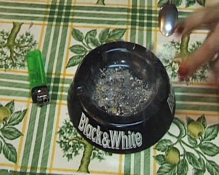 Filles Francaises: Vollbusige französische schlampe genießt heißen doppelpenetrations-dreier