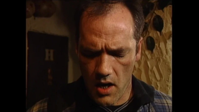 Muschi movie official: Худа повія повільно лизала великий член свого клієнта, перш ніж відсмоктати його і трахнути його.