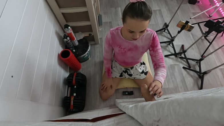 misss_vikki: Une prostituée, la douceur fondant sous sa langue.