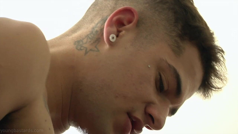 Young Bastards: Paçoz adamlar selfie porno xxl üçlü seks