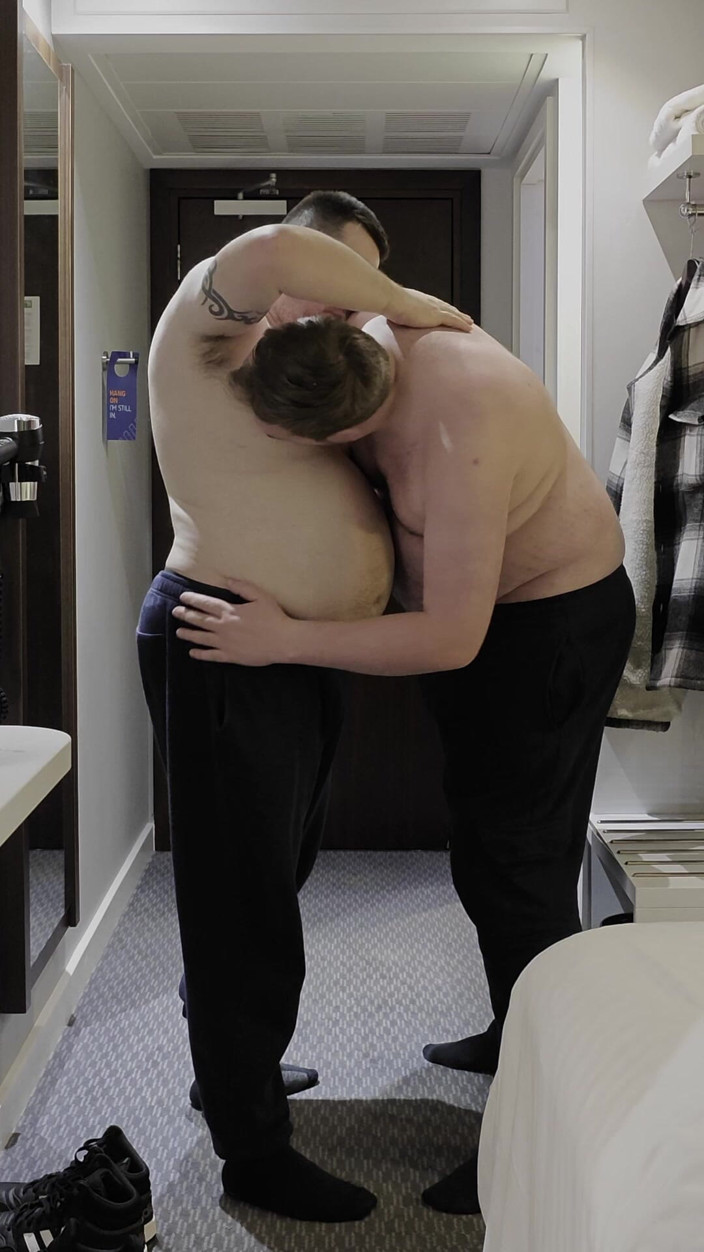 uktattooedchub74: Birbirini soyunuyor bölüm 8