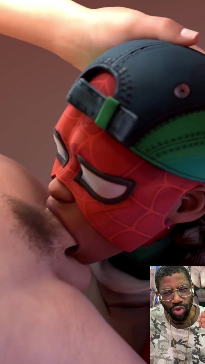 Good news media: Une demi-sœur suceuse de bites pour du sperme, pipe d’homme-araignée...