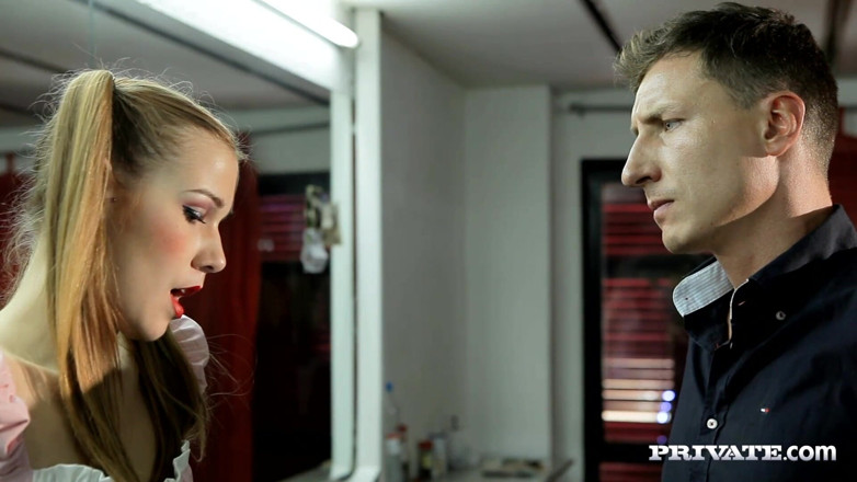 Private.com: Alexis กับ Carol เต้นแล้วเย็ดกับผู้ชายหลายคน