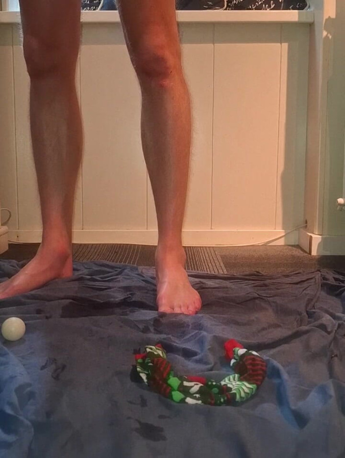 NoFace Twink X: Solo homo anaal spel - enorme dildo's, sokken en ballen in...