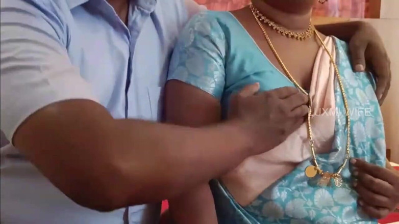 Luxmi Wife: Suami cuckold hantar malam pertama isteri dengan bos -1