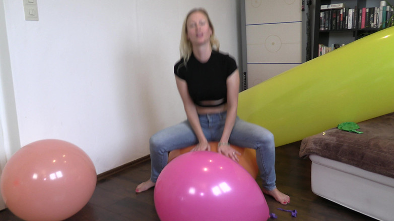 Blondehexe: अगर उसे बड़ी चीजें पसंद हैं ...