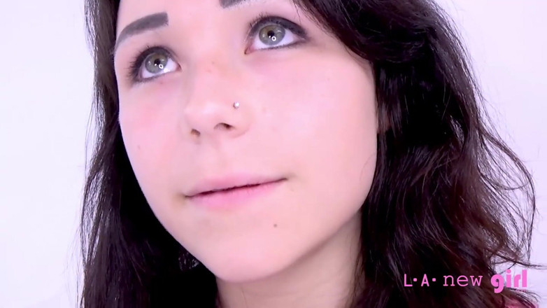 L.A. New Girl: Amatorska malutka nastolatka ssie i pieprzy dużego kutasa podczas sesji...