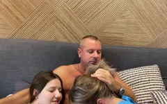 Two Slutty Girlfriends After the Nightclub Sucked off the Taxi Driver