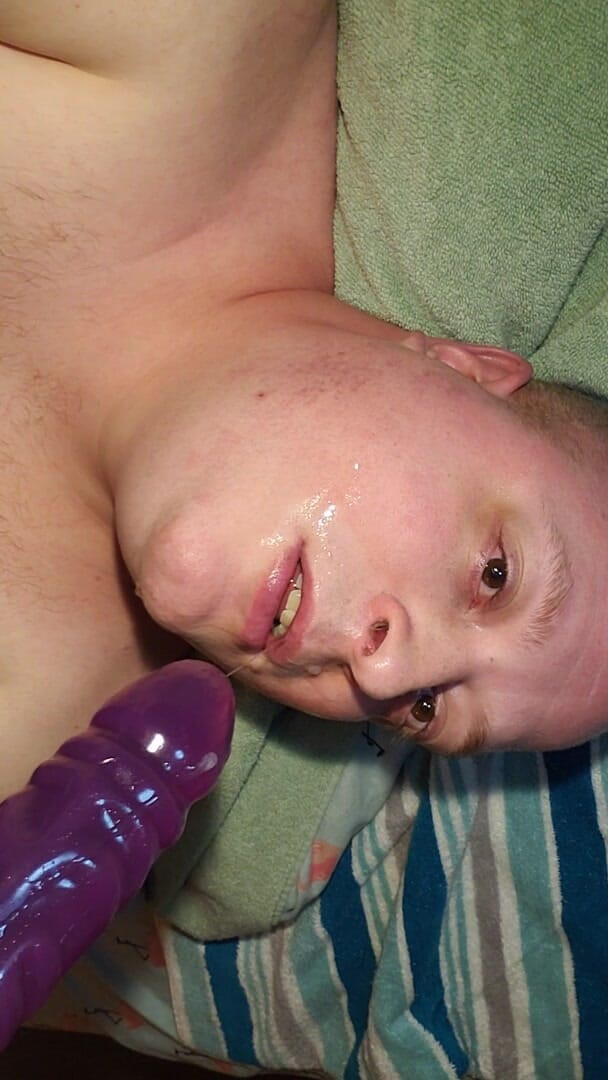 Charlieboy69: Hluboké hrdlo dildo