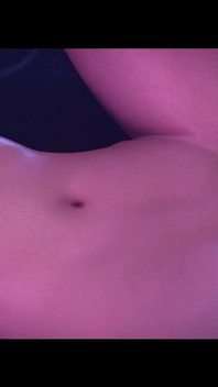 Xordel l'arrapante milf con un gustoso culo grosso ottiene una intensa doppia penetrazione e una scopata hardcore nel bar