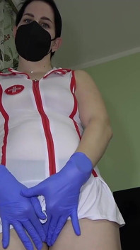 Ateşli seksi robot hemşire orgazm istiyor