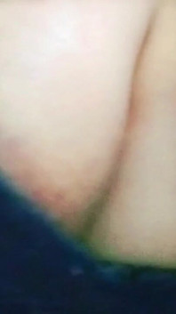Když cítím sexuální touhu, masturbuji při rozhovoru s mojí ženou po telefonu