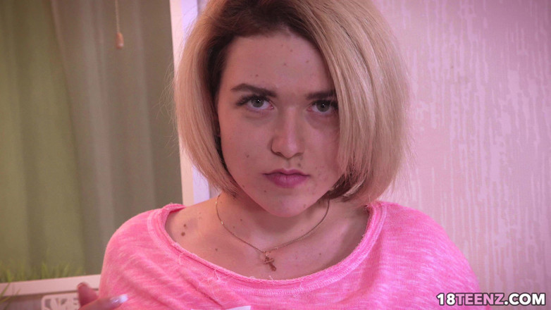 Venus Media - Teens: Rubia Se Folla Por El Culo Con Un Juguete Sexual...