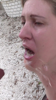 Guy Pees in Blonde's Mouth and Gets Cum in Her Mouth as a Thank You