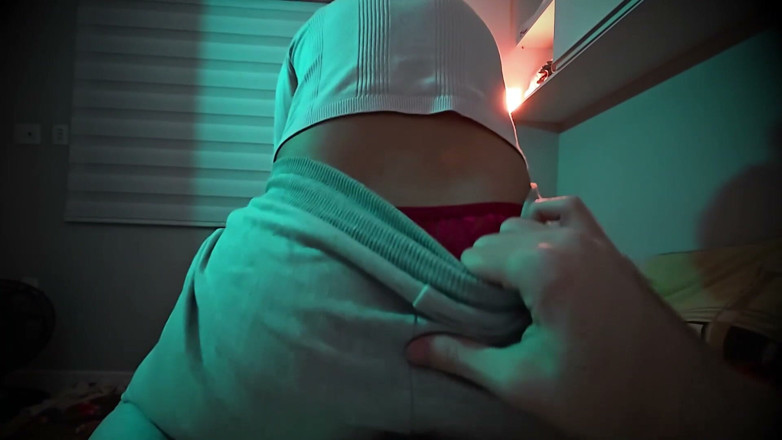 College-couple: Cold nights in Brasilien - Lapdance in Trainingshosen