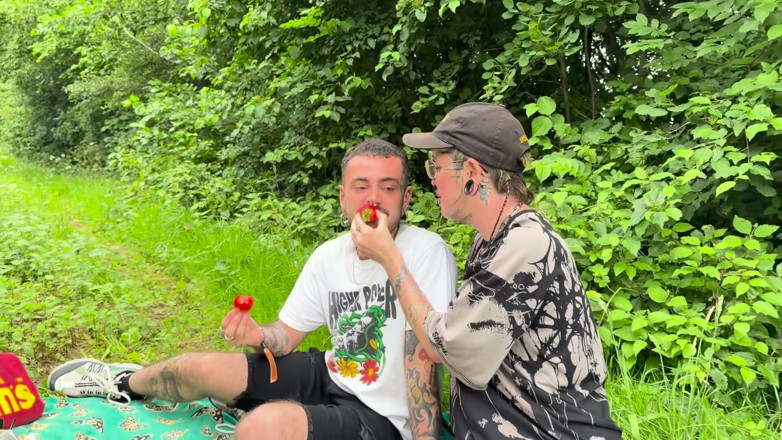 punkgoblin: T4t Wild Camping Hookup