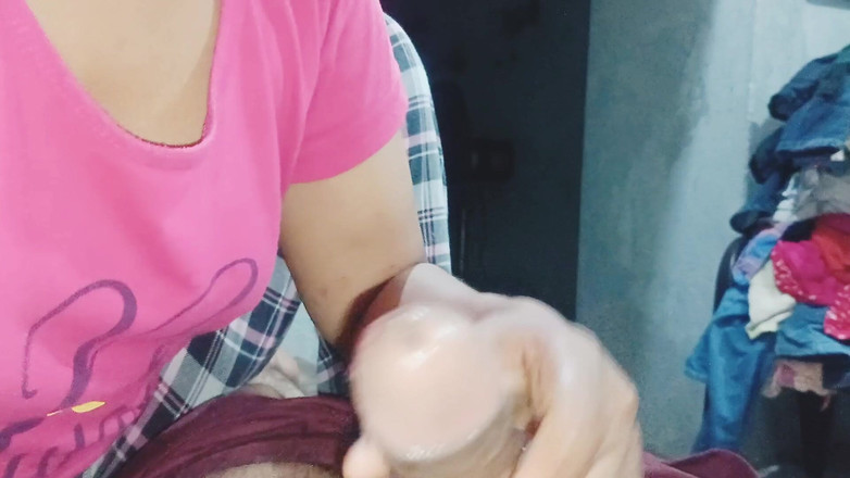 Sexy_girl_nehu: Kakak ipar india nyepong kontol besar abang tirinya sampai dicrot...