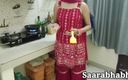 Saara Bhabhi: 下流的性感人妻在厨房里和小鲜肉做爱，印度语音