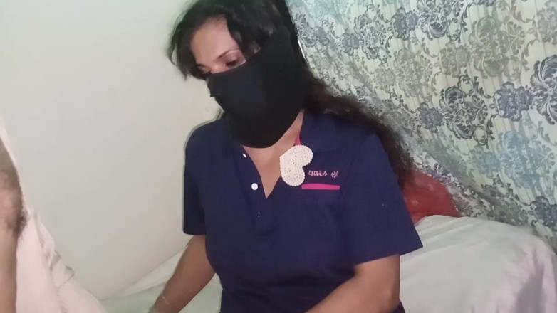 Netu: Ateşli seksi Hintli kızla anal seks