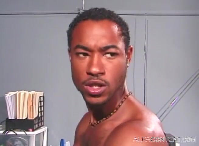 Gay show: Black twink pounding hunks ass
