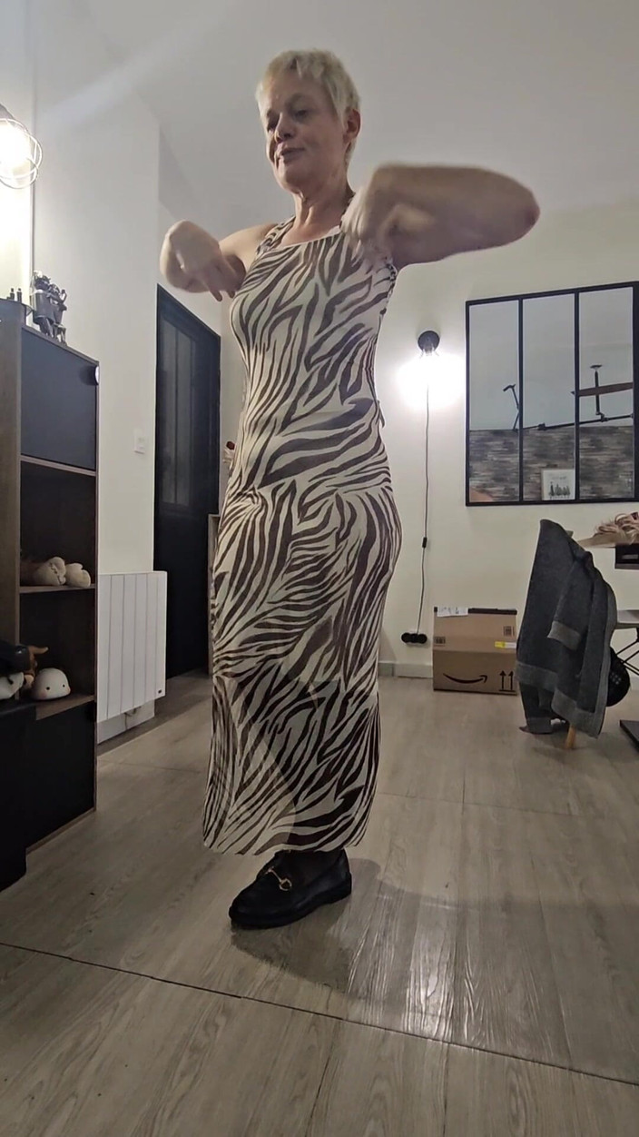 Sofy13: Sexy kování s slutty zralé MILF