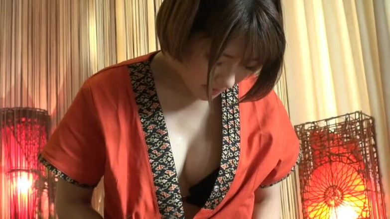 CherryBONBON: Nụ cười, nét mặt, và trong bí mật, cô ấy cưỡi...