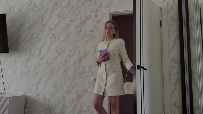 Arisha Mills: 秘書は働きたくないけど、ヤリたい