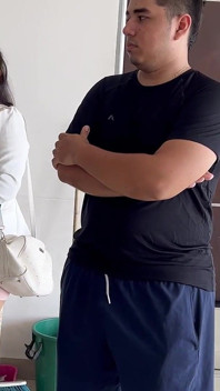 Sexy realitní makléřka navštíví můj dům a já ho šukám