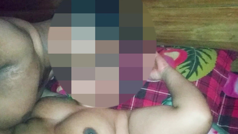 Morjenabb: Desi cazzo molto duro