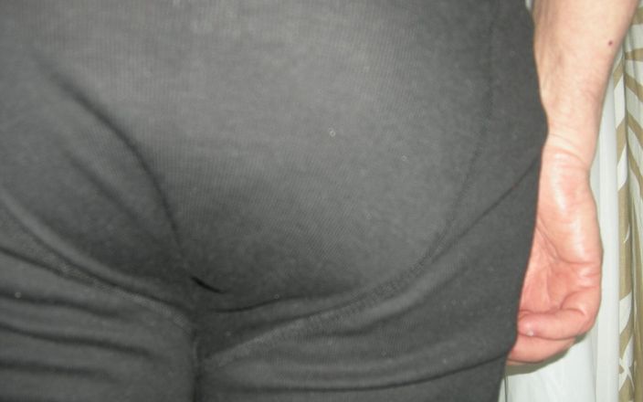 bander 68: Jerking off in the Toilet 2