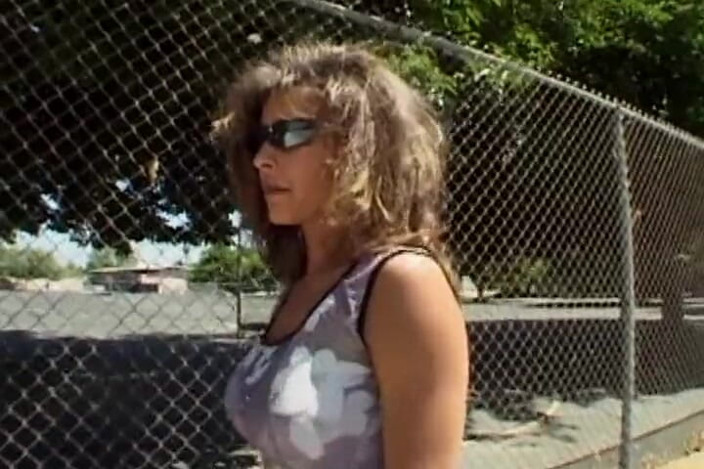 Lovers Of Vintage: Une jolie fille se fait baiser la chatte en gros...