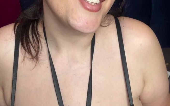 Young_strawberry: Kies waar je vandaag op je milf wilt klaarkomen