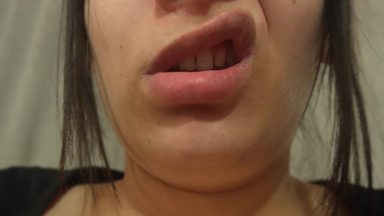 AmayaMori: Fétiche de la bouche, fantasme avec sa langue, elle taquine...
