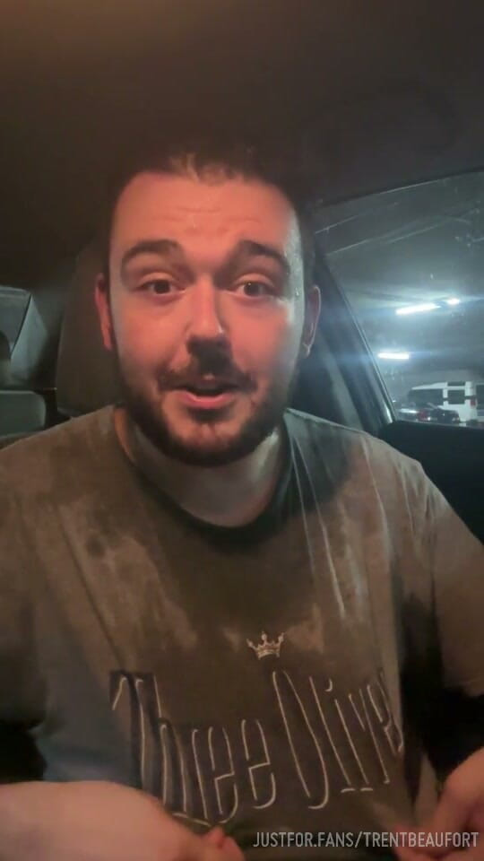 Trent Beaufort: Promočená po tělocvičně