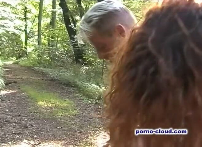 Porno Cloud: Venkovní sex se zrzavou děvkou
