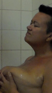 John Is Pissing on Jen in the Shower