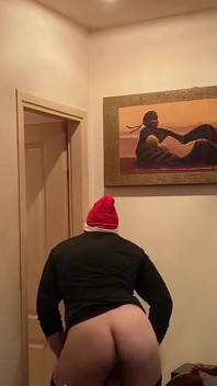 Homem Adulto Exibe Sua Bunda