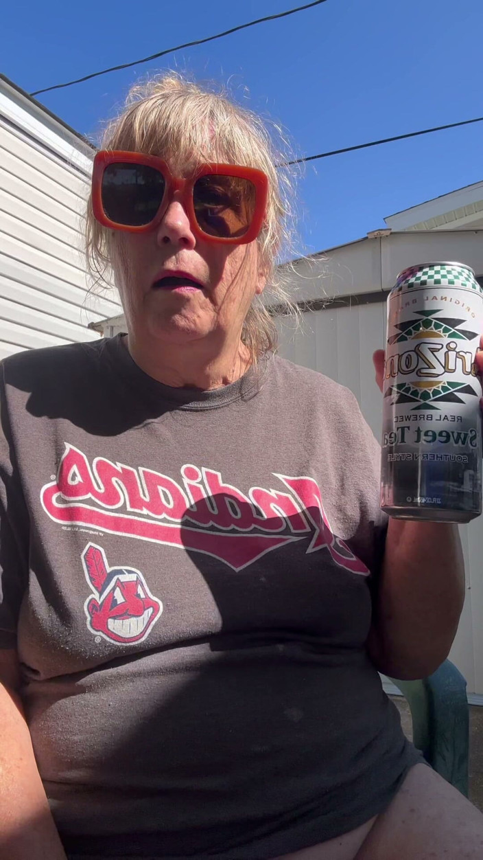 Big Ass 4 U: Outside Refreshment Time with Sweet Tea