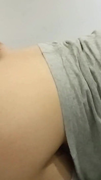 Una ragazza latina sexy sa come venire un cazzo mostruoso!
