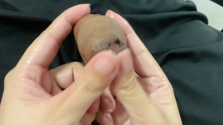 MrBigso: Tato asijská dívka sedí a honí mého ptáka tak dobře...