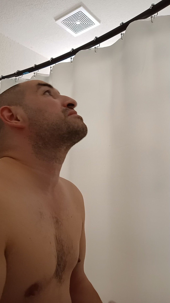 Brandon Lee: Vodní sporty, sprcha a růžové kundičky